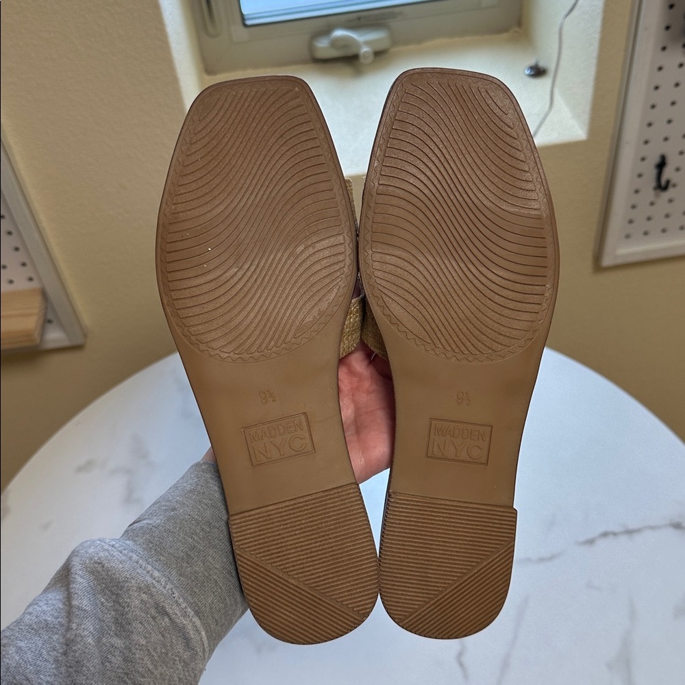 NWT Madden NYC Woven Scalloped Slide Sandals - Natural Tan size 9 1/2 - Picture 7 of 8